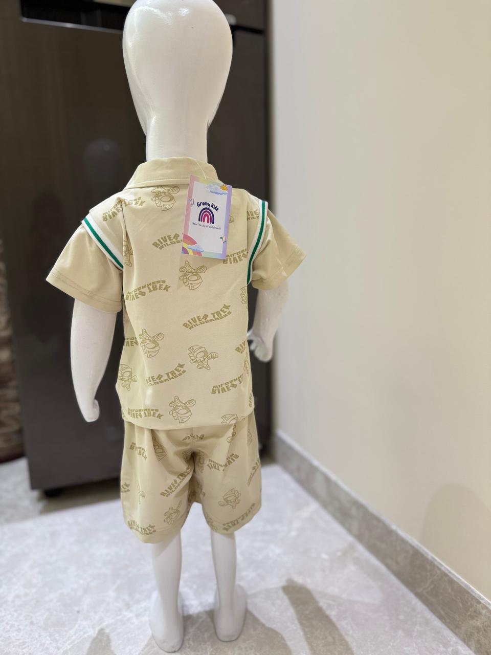 Easy-to-wear Beige Shorts Set